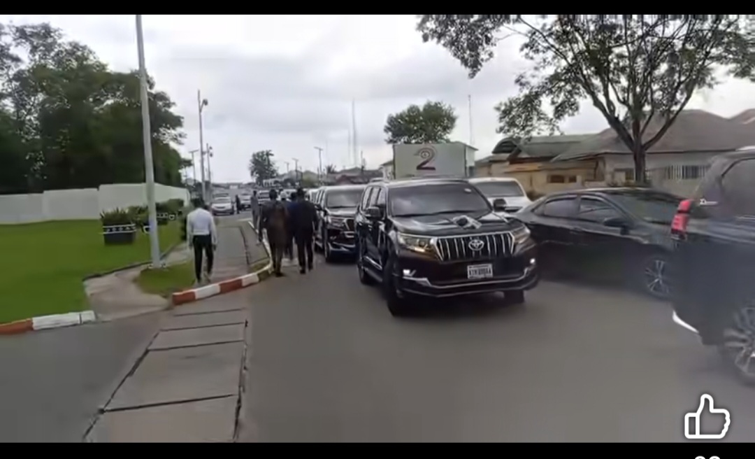 Security clash halts Akwa Ibom assembly meeting, lawmakers turn back