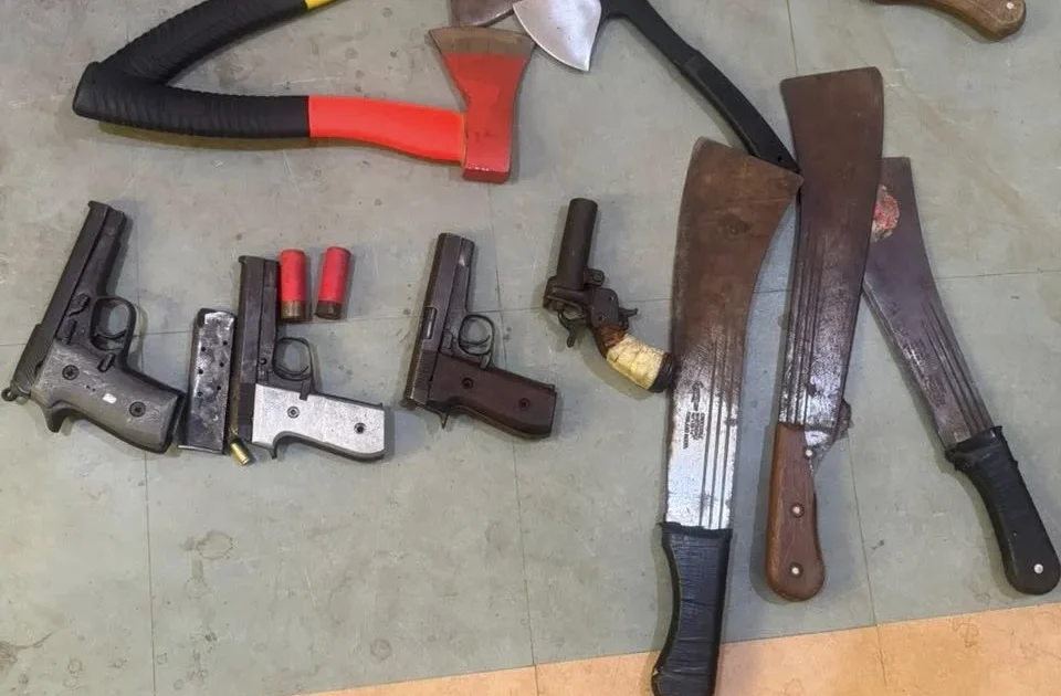 Police nab three suspected cultists, seize weapons in Osun