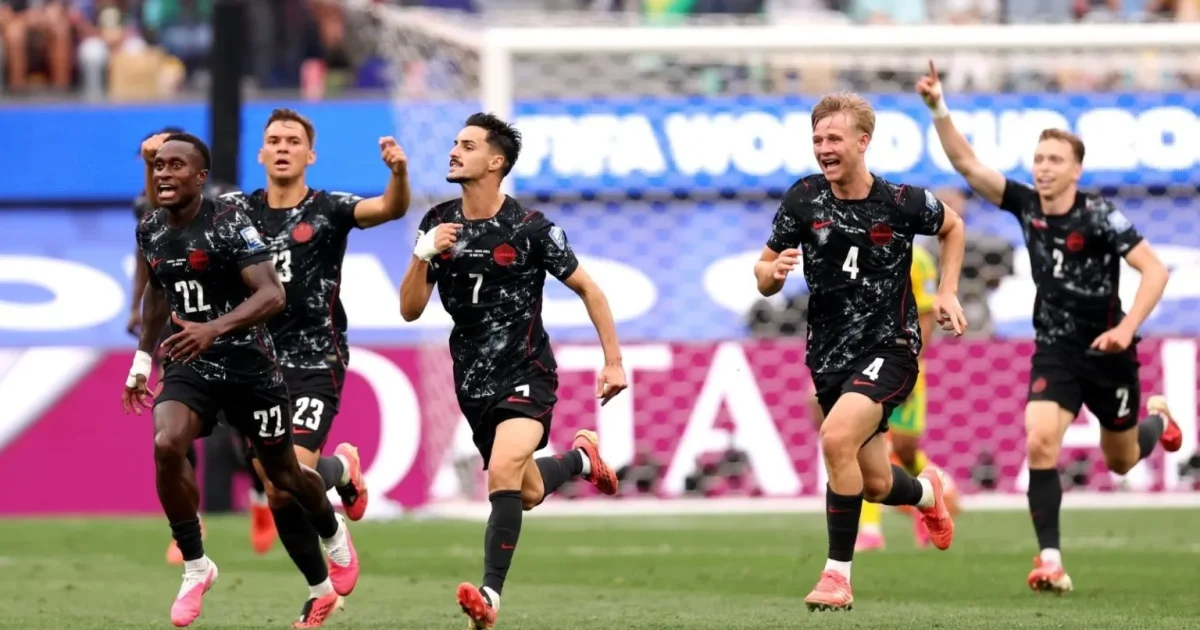Canada Beats South Africa to Reach World Cup Round of 16