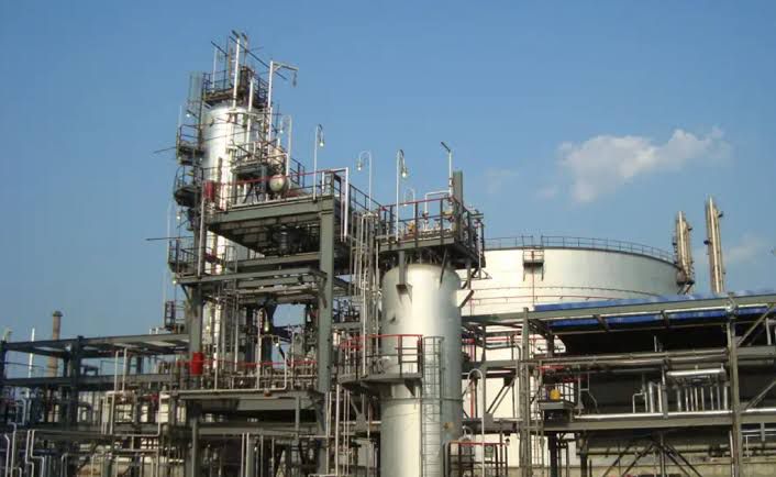Energy expert wants FG to sell its four refineries