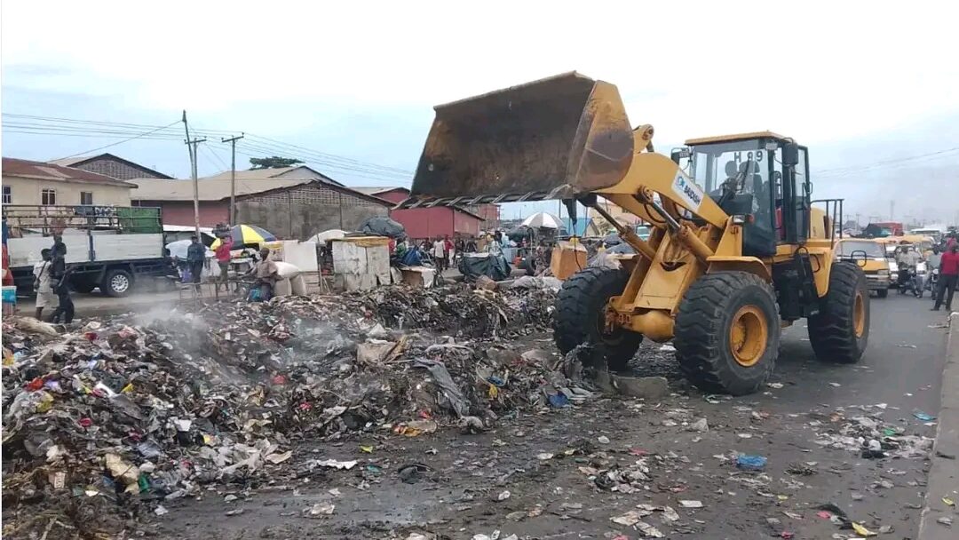 LAWMA and LASTMA clear illegal structures and vehicles on Badagry Expressway