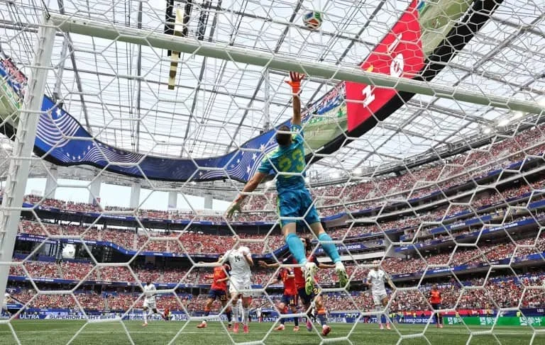 Unai Simón Joins Top Goalkeepers for World Cup Clean Sheets