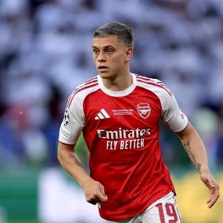 Arsenal strikes deal with Besiktas for Trossard's move