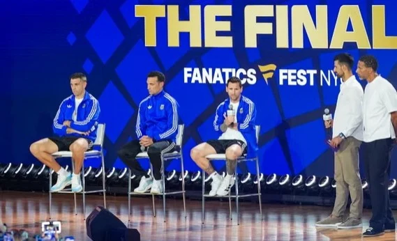 Scaloni Calls Messi a Legend Ahead of World Cup Final