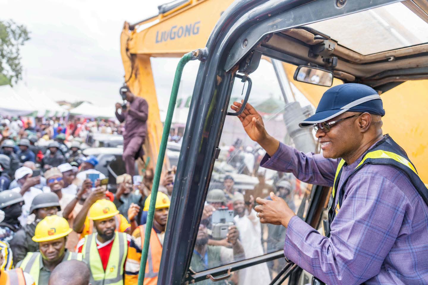 Uba Sani starts 11 road projects in Zaria, urges residents to support Tinubu in 2027 elections