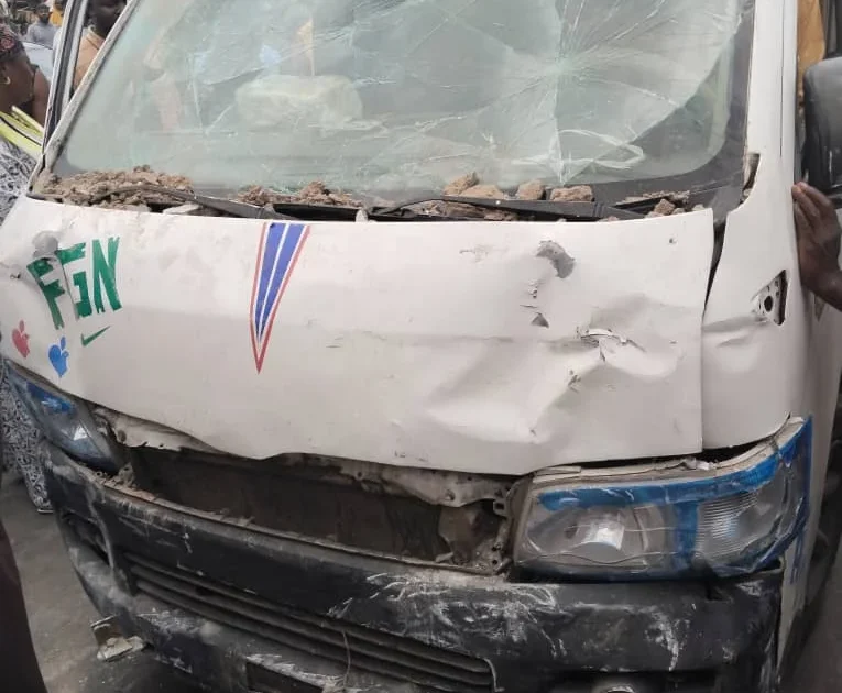 Bus crashes into Ilorin market, no casualties reported