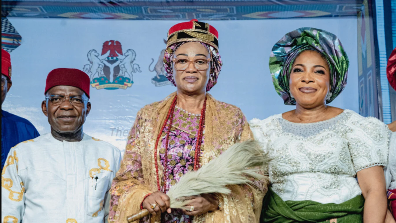 First Lady gives N2bn to boost Akwete weaving in Abia