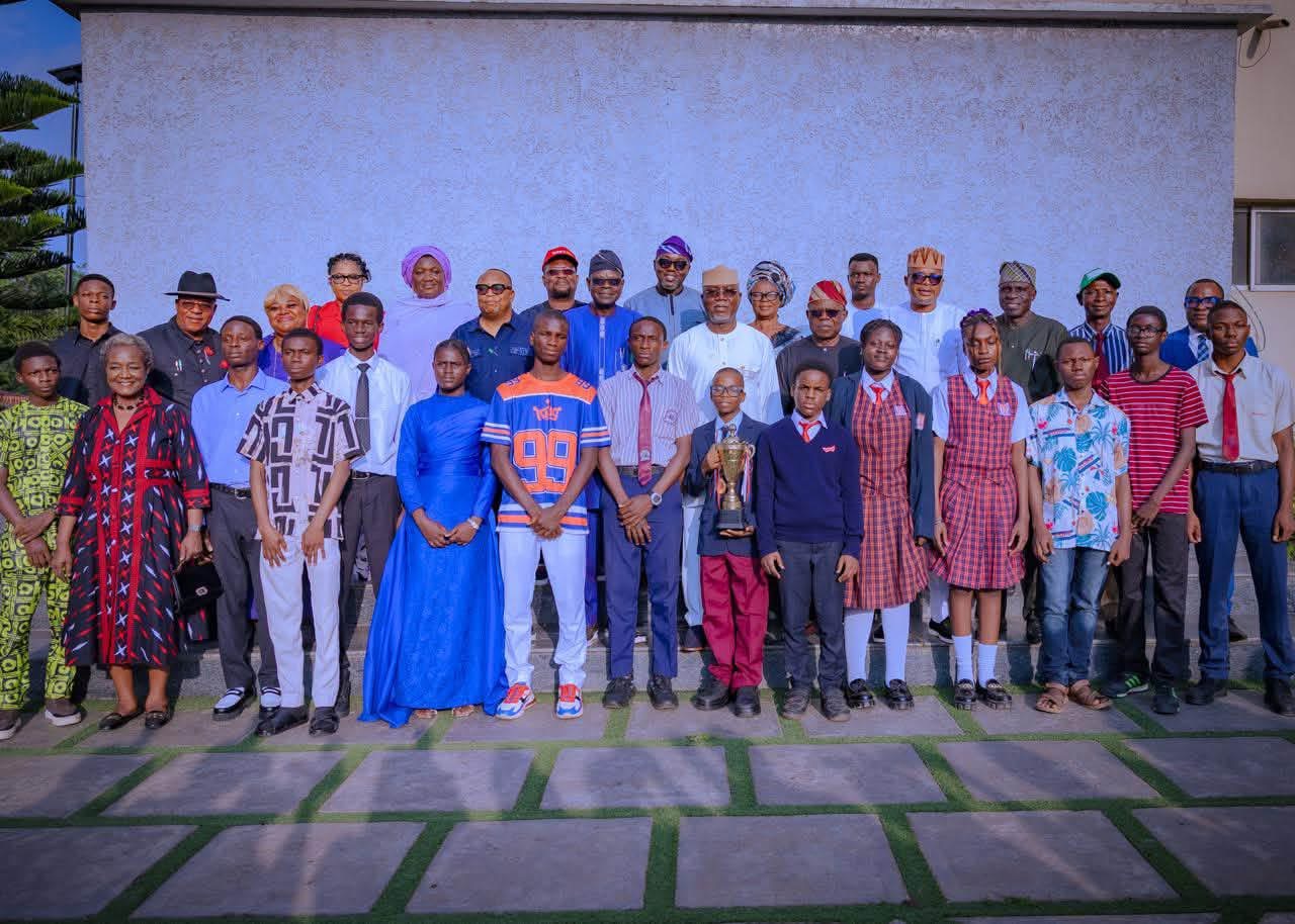 Ondo governor gives automatic jobs to seven NYSC award winners, honors teachers and students