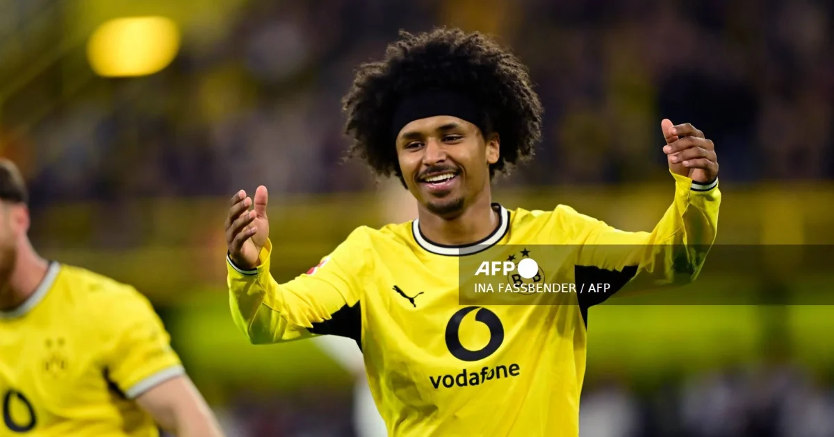 Barcelona signs Adeyemi from Dortmund for $33 million
