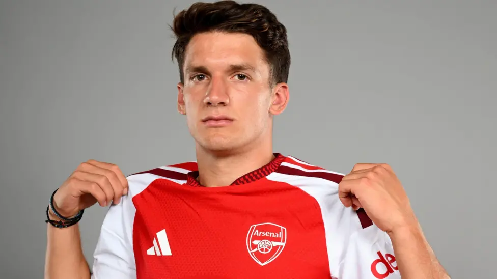 Arsenal signs Christos Tzolis from Club Brugge for £34 million