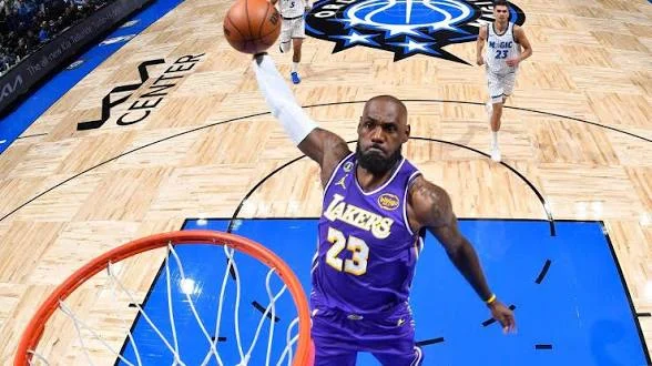 LeBron James signs with Philadelphia 76ers for final NBA deal