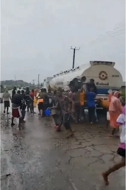 Residents Collect Fuel from Leaking Tanker in Delta State