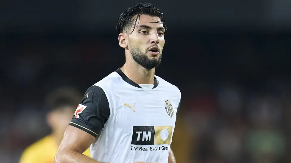 Sevilla Sends Rafa Mir to Greek Club Aris on Loan