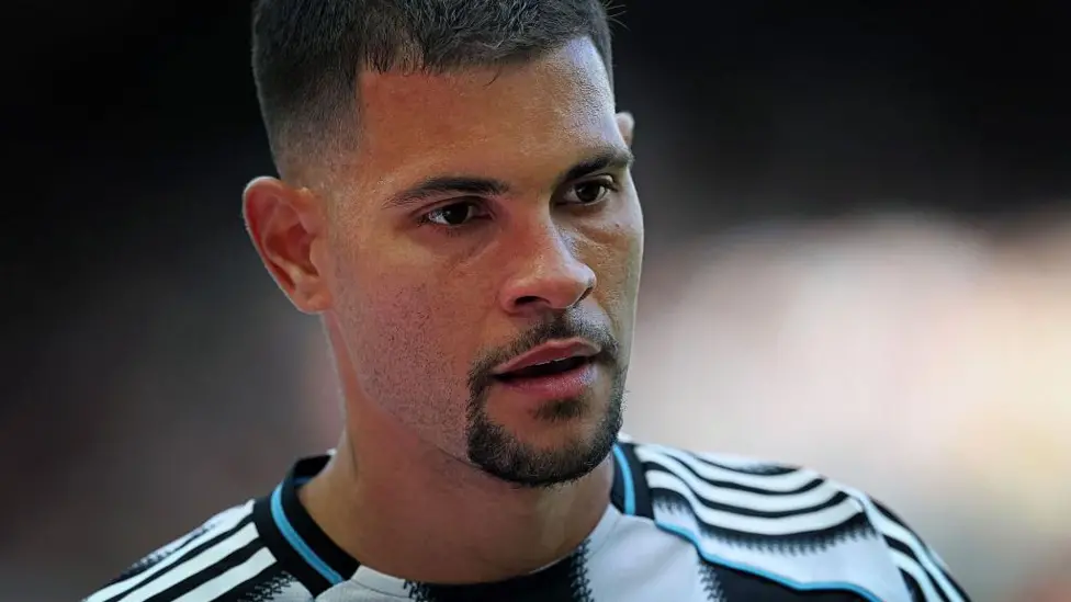 Arsenal Seals £75 Million Deal for Newcastle Captain Guimarães