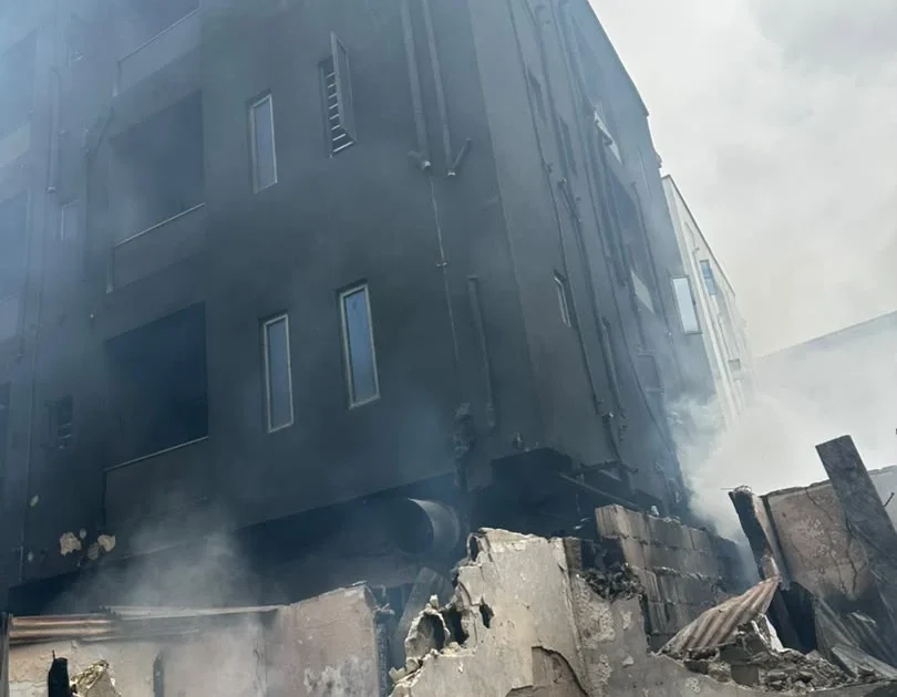 Fire Destroys Makeshift Homes in Lagos