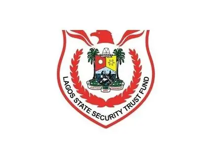 LSSTF gives 50 bulletproof vests and 100 raincoats to Navy in Lagos