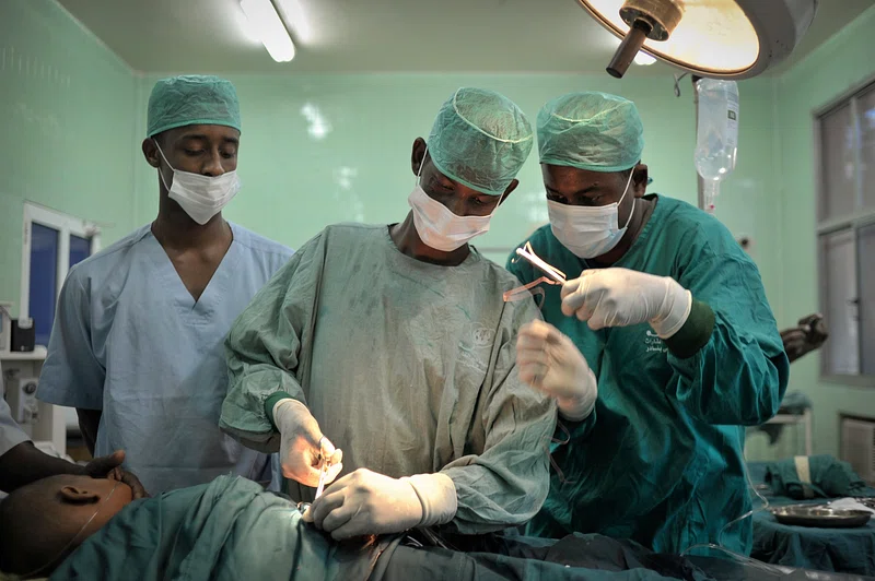 Medical lecturers give FG 21 days to meet demands