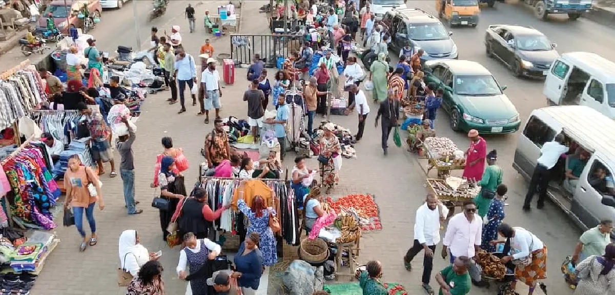 Traders Turn Berger Lay-By into Busy Market