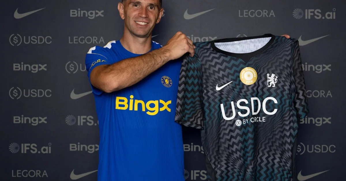 Chelsea signs Emiliano Martinez from Aston Villa