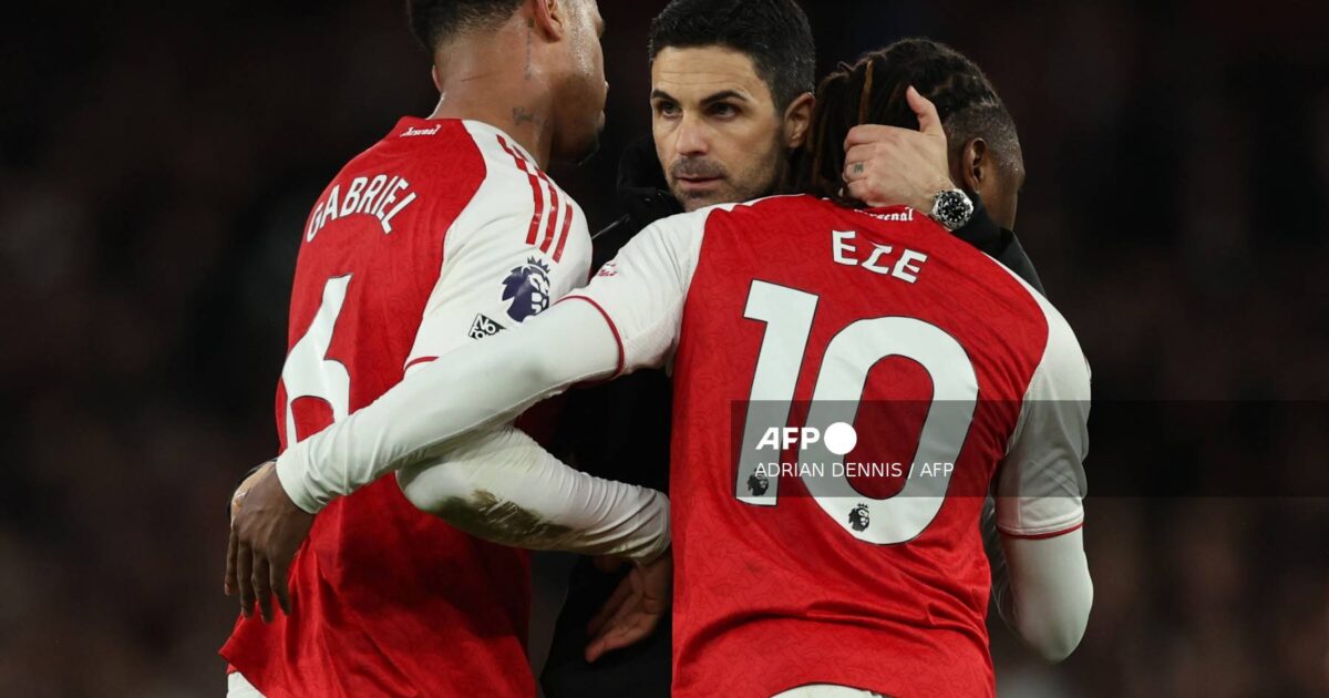 Arsenal Faces Chelsea While Spurs Look for Hope