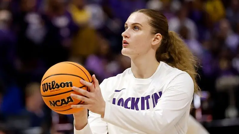 Ukrainian player leaves American basketball team after Russian signing