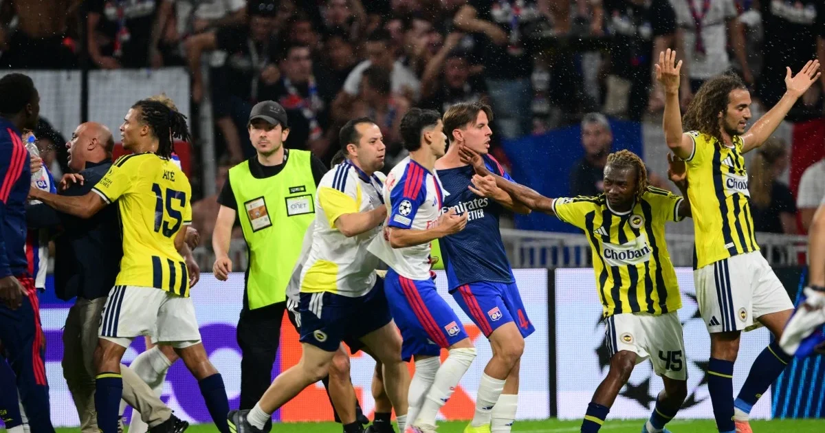 Greenwood and Guendouzi Suspended After Brawl in Fenerbahce-Lyon Match