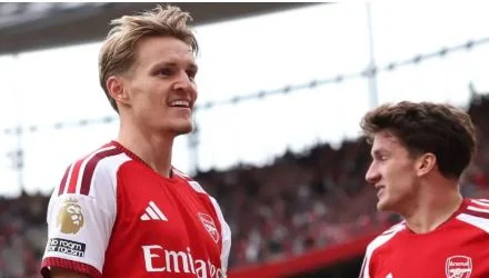 Arsenal fights back to defeat Chelsea 2-1