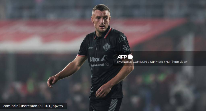 Burnley signs former England star Jamie Vardy