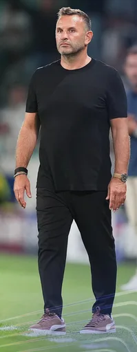 Galatasaray coach criticizes referee after Champions League loss