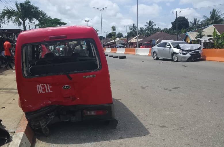 Police clarify reports of officers' deaths in accident