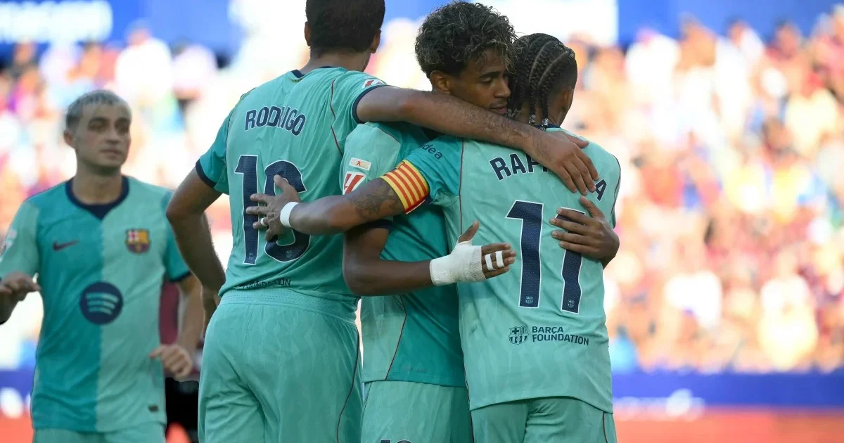 Yamal scores twice as Barca beats Levante 4-2