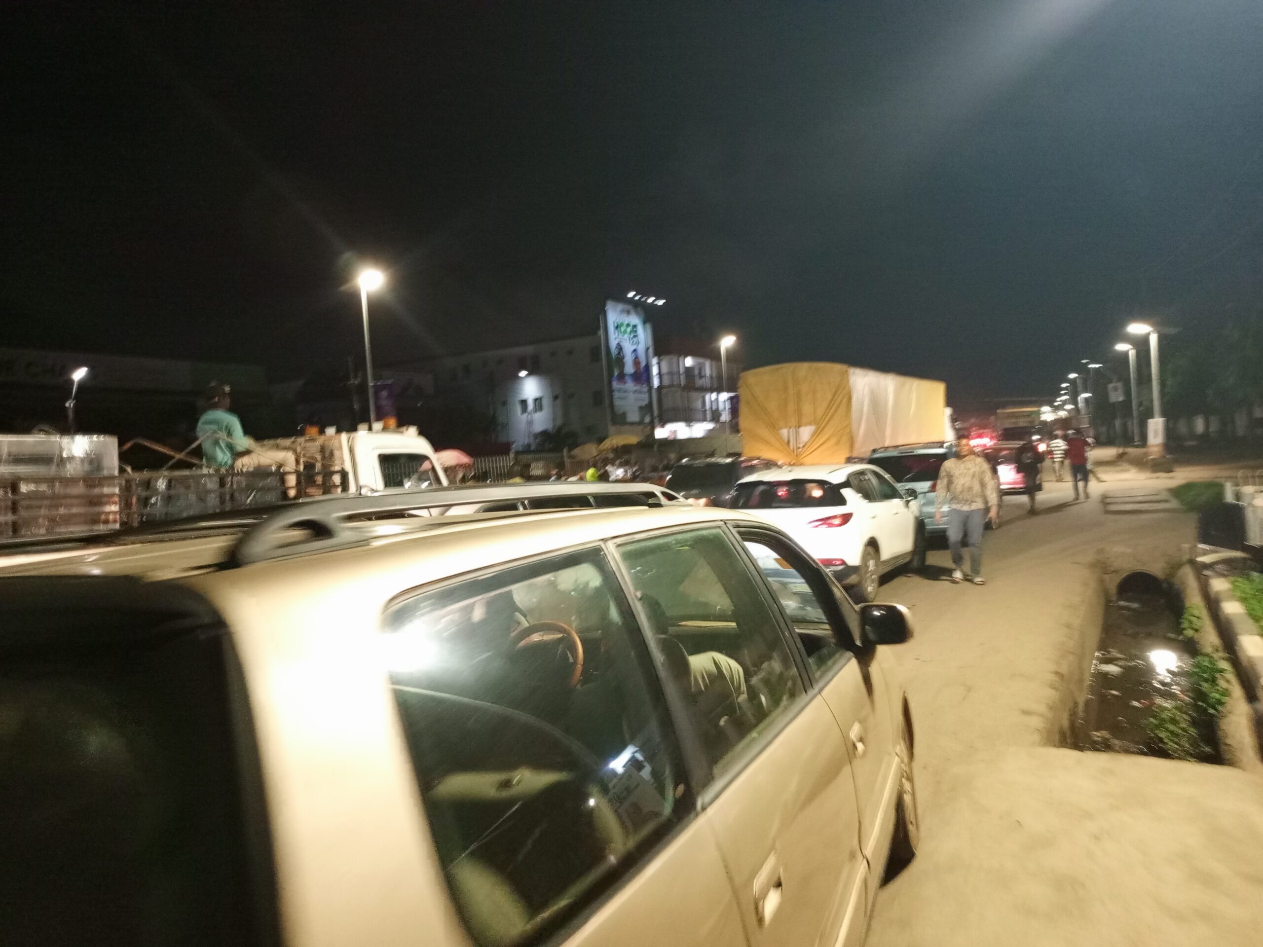 Sanwo-Olu, Abiodun urge calm as traffic jam worsens at Kara Bridge