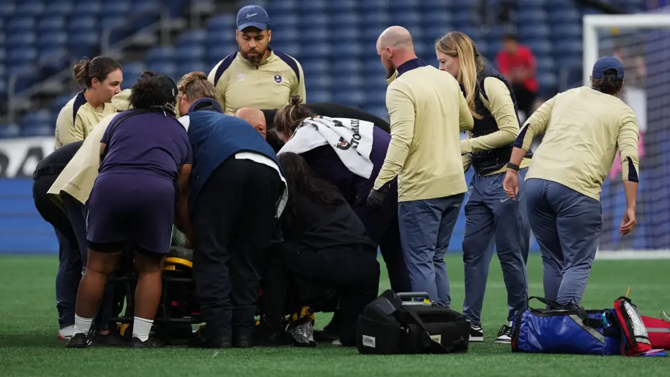 US footballer sues hospital after heart attack on the field