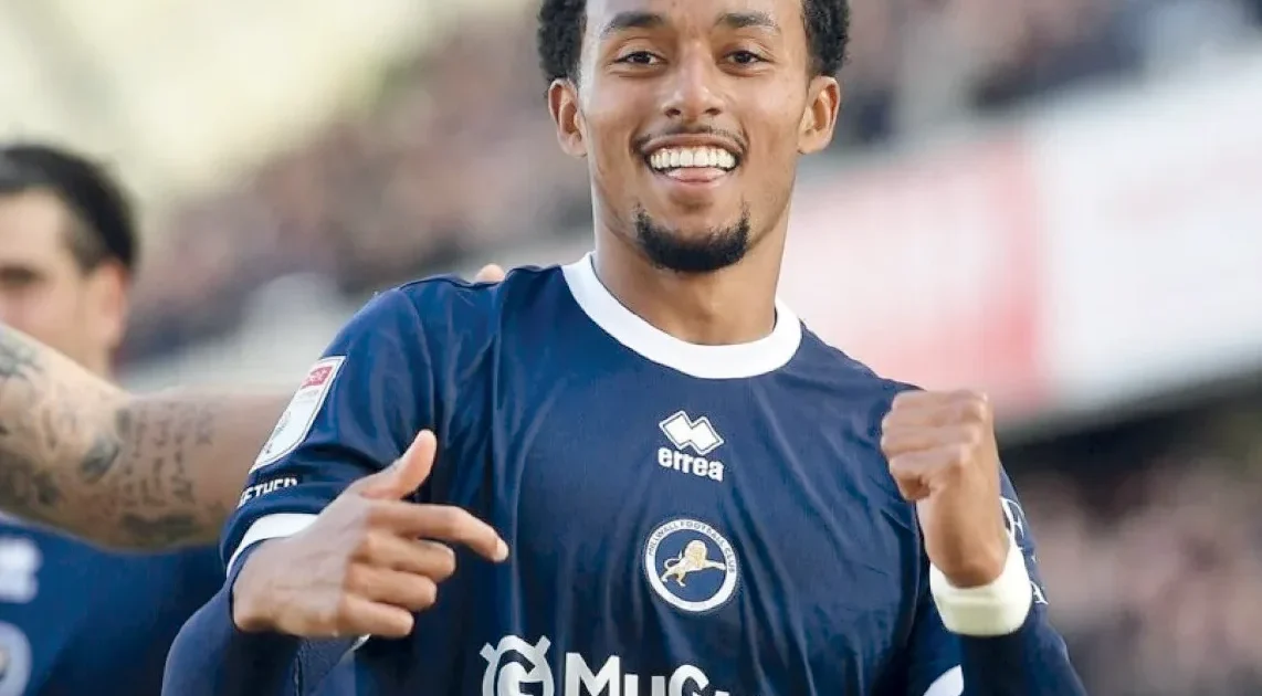 Hurzeler backs Azeez for Brighton debut after break