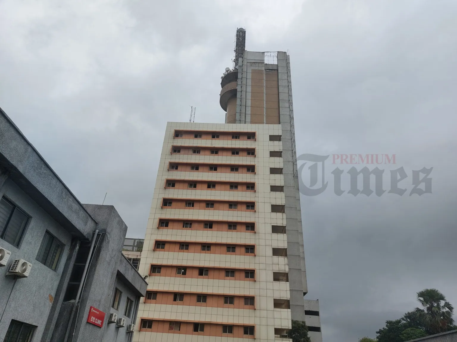 Lagos Hospital's Elevator Still Not Working Three Years After Doctor's Tragedy