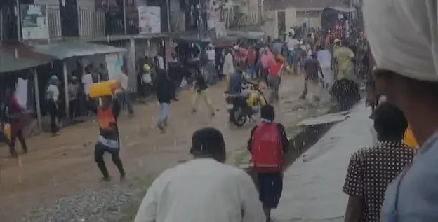 Osun Residents Raid Warehouse After Food Scam