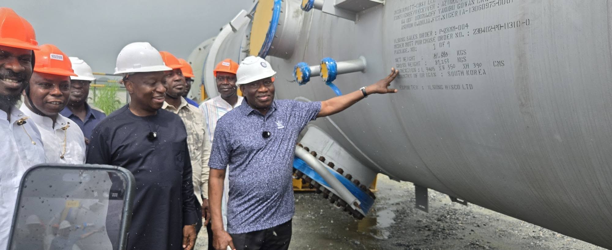 Jonathan praises progress at Azikel refinery in Bayelsa