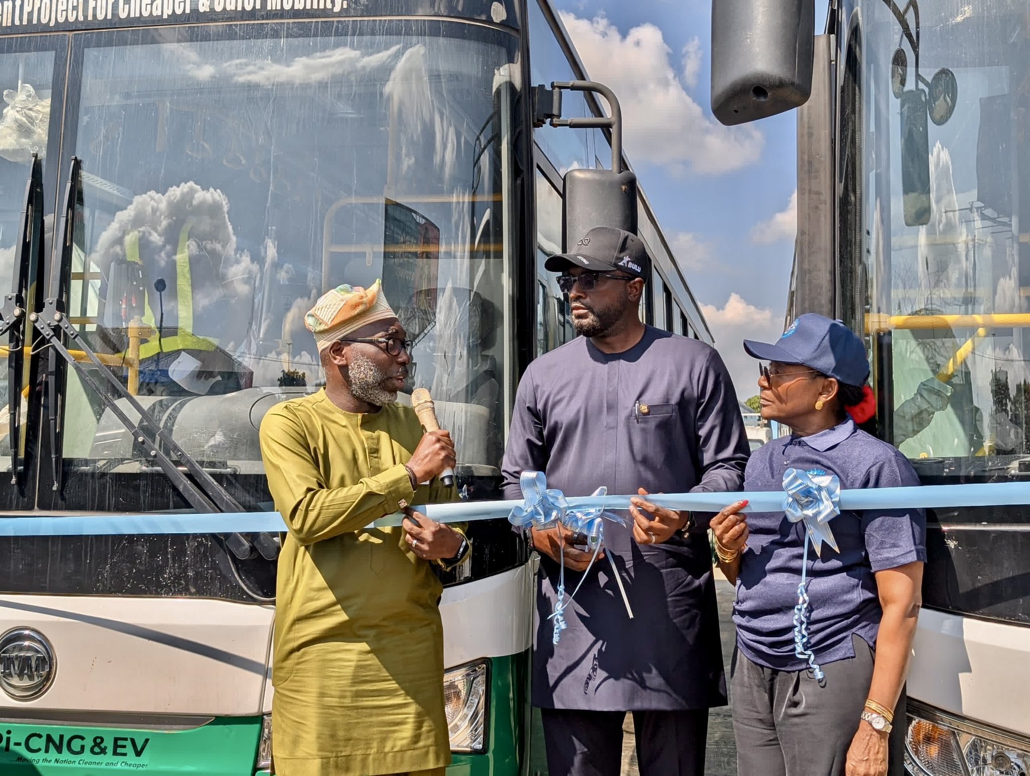 Lagos gets 20 new CNG buses to boost transport