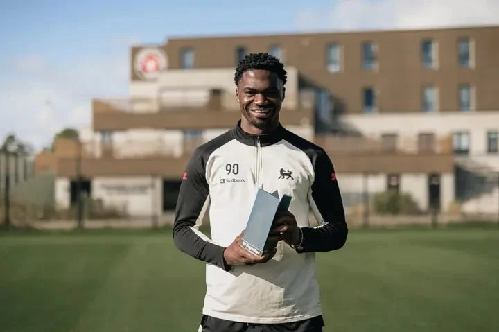 Etim from FC Midtjylland wins Player of the Month in Denmark