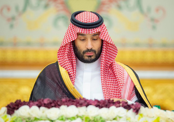 Missile attack on Riyadh Airport kills 12, injures 309 as Saudi Arabia plans response