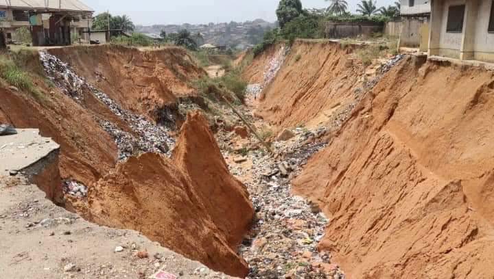 Ovom Erosion Project: Otti Shows Heart for the People