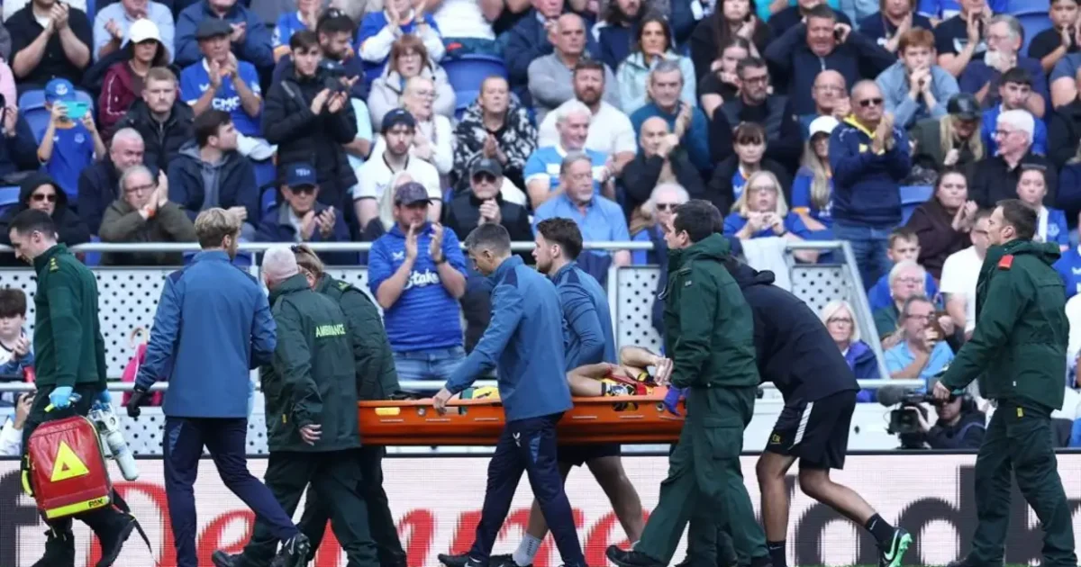 Chelsea's Martínez taken to hospital after clash with Everton's Branthwaite