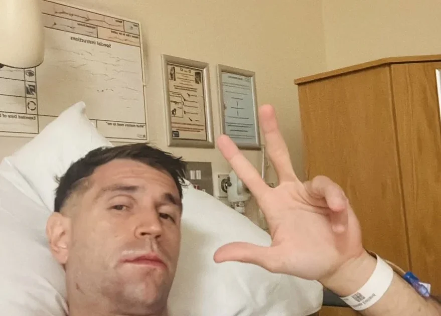 Chelsea Keeper Martinez Promises to Return Soon After Surgery