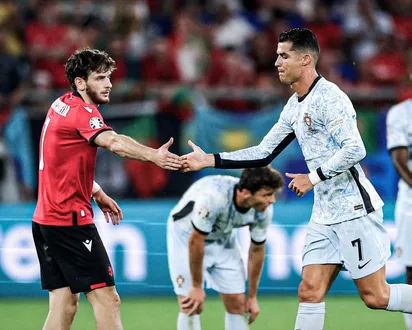 Ronaldo Encourages Kvaratskhelia After Injury Setback