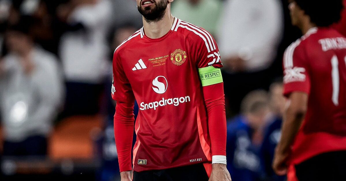 Fernandes and Carrick Disagree on Tactics After 4-1 Loss to Como