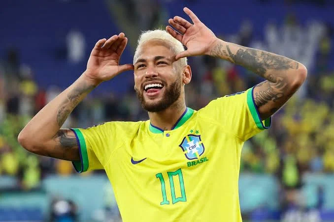 Neymar Shows Support for Flavio Bolsonaro in Brazil Elections
